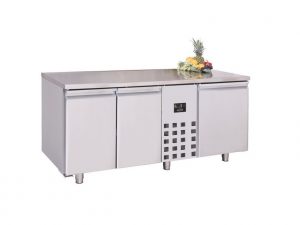 Kühltisch 474 Liter / 3 Türen Monoblock /  1785x700x850 mm